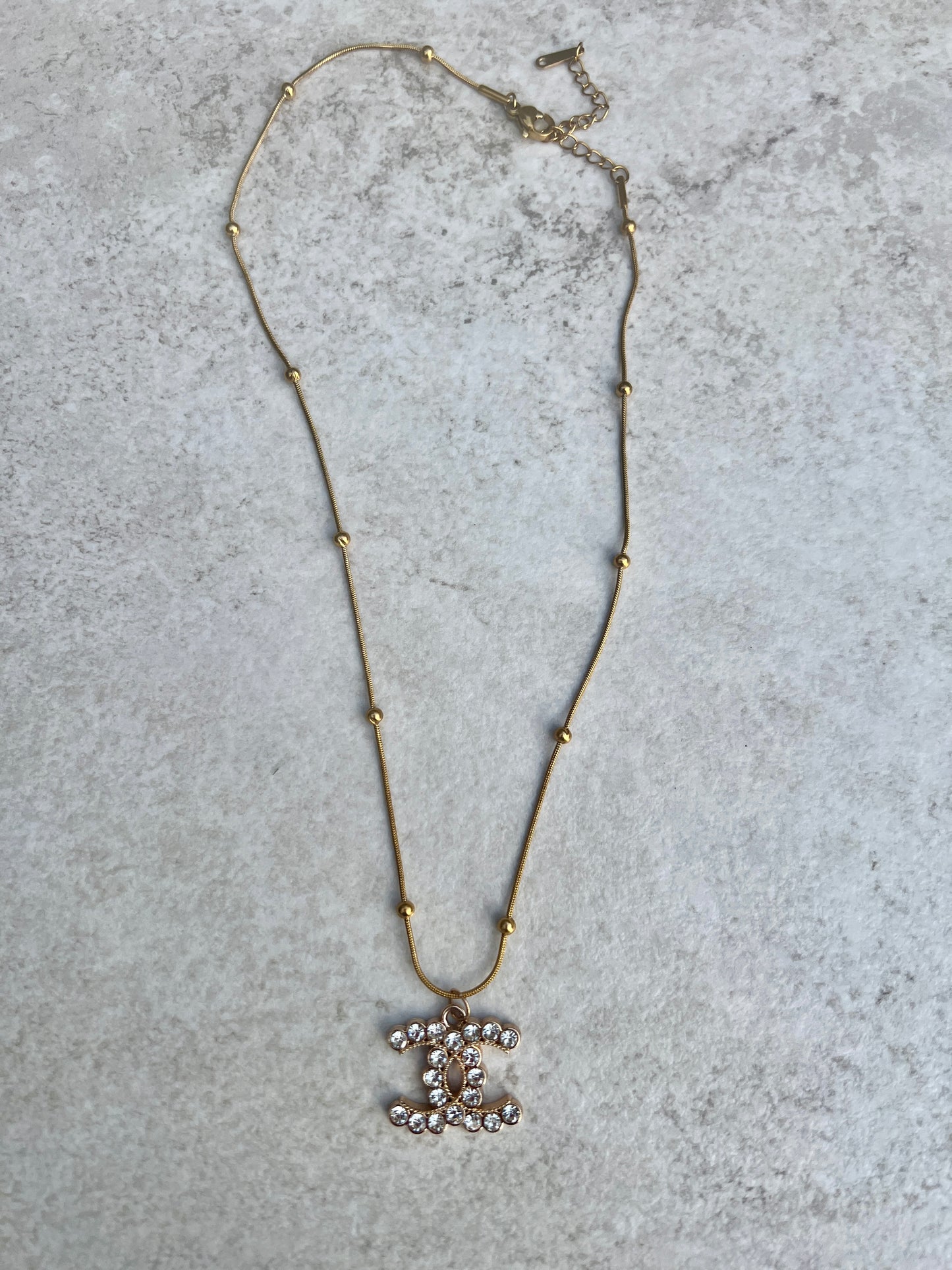 Large rhinestone pendant necklace