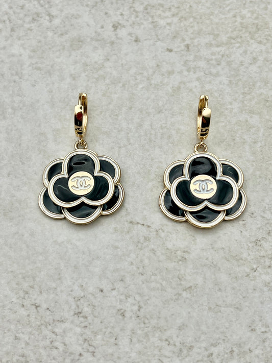 Black flower earrings